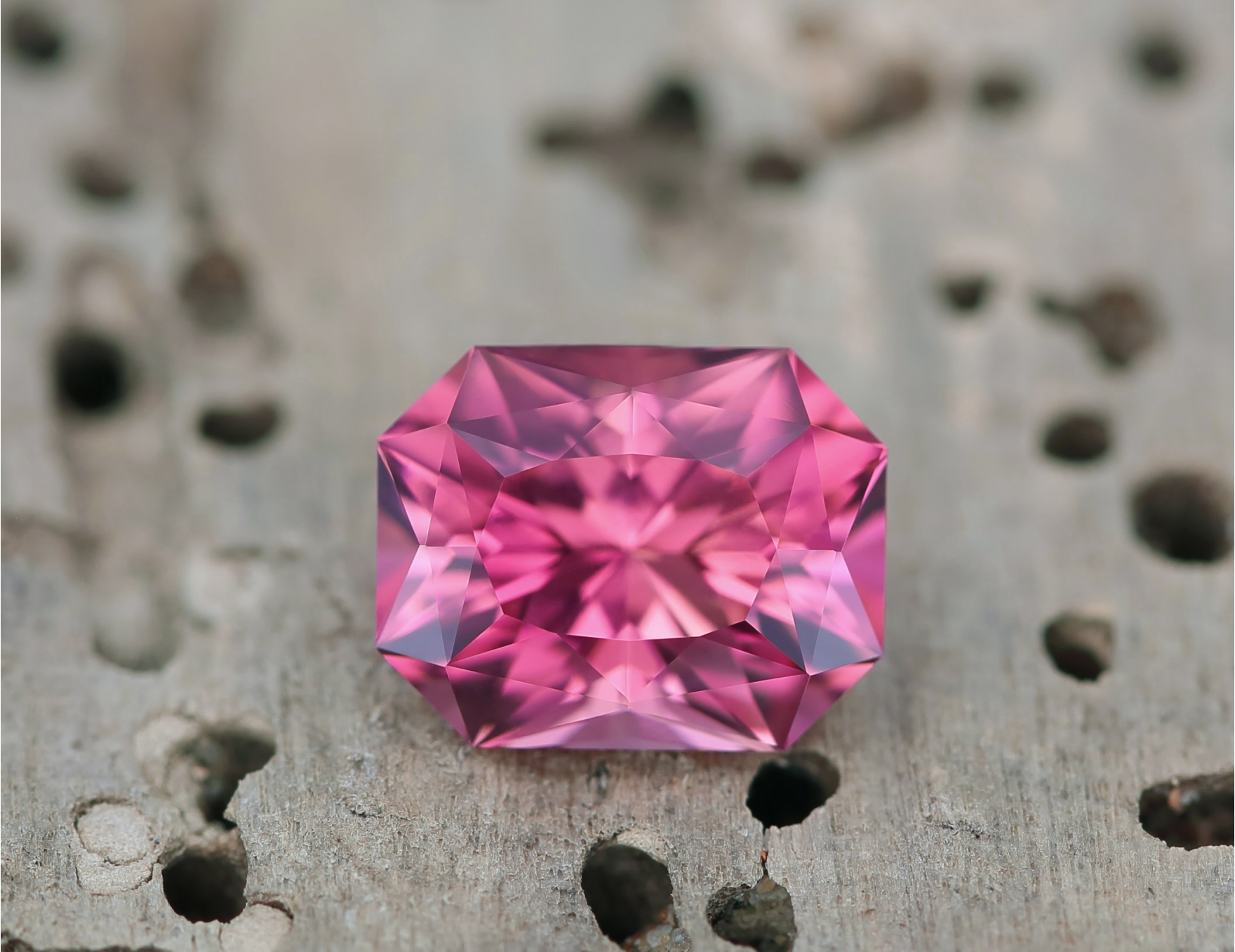 Precision cut 3,54 ct. Pink Tourmaline from D.R. Congo Precision cut 3,54 ct. Pink Tourmaline from D.R. Congo